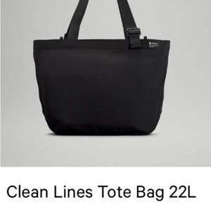 Lululemon 
Clean Lines Tote Bag 22L	
Black	
Size: O/S Qty: 1
139551453